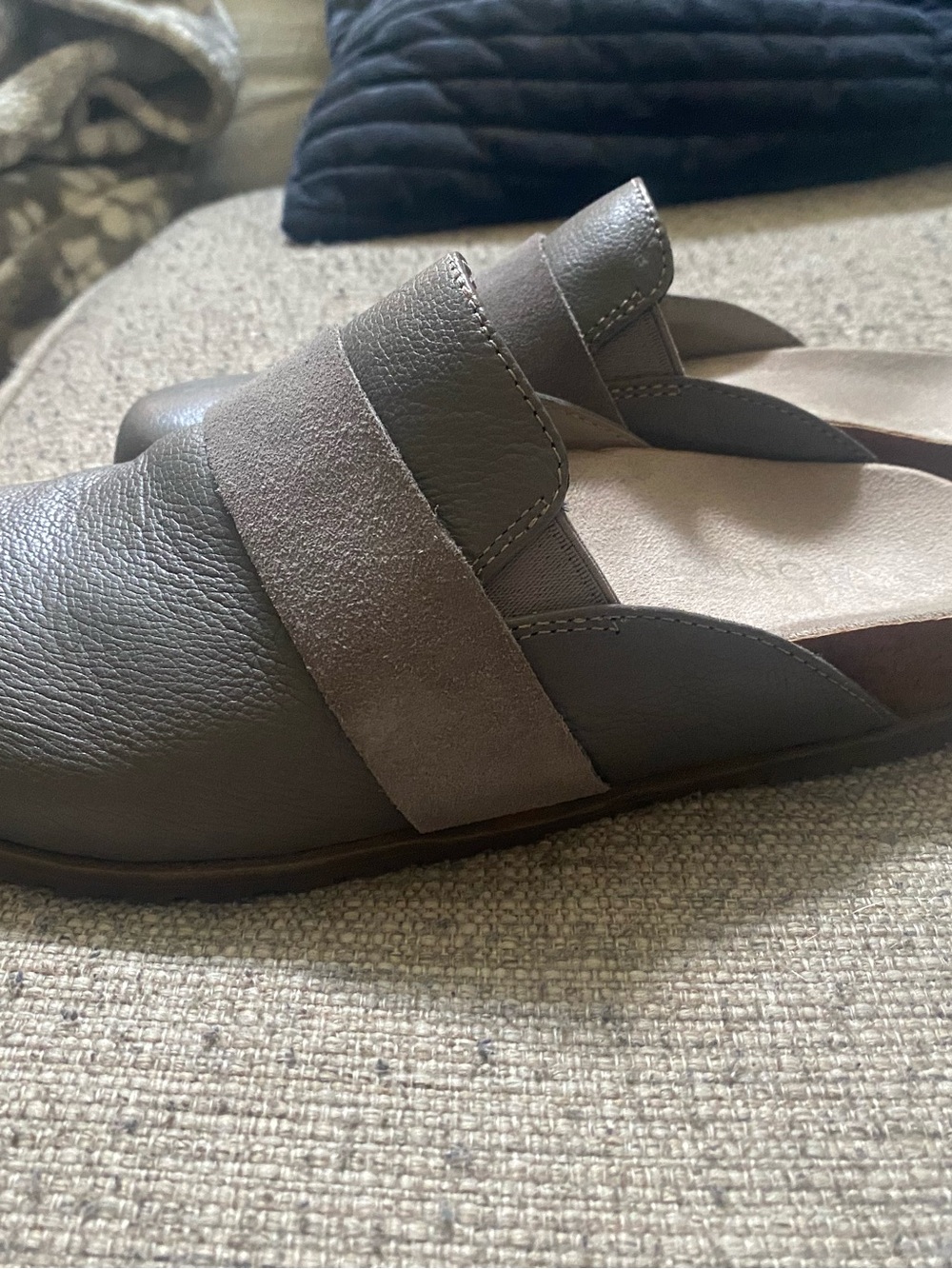 Vionic Women's Slip-On Mule in Taupe